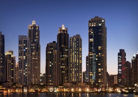 فندق رمادا كورنيش أبوظبي من ويندهام