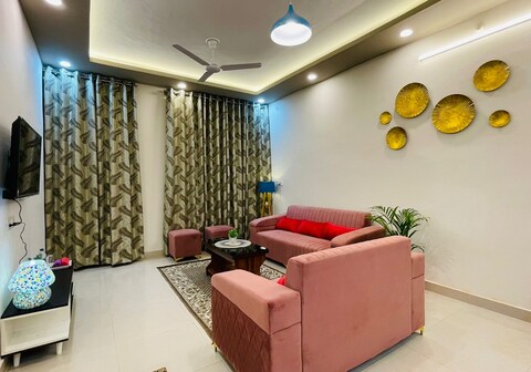 The Harmony | Entire 2BHK Near Kashi Vishwanath and Ghats