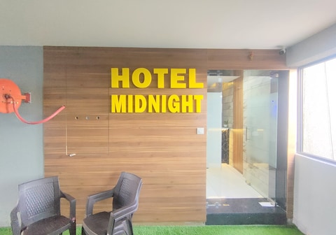 Hotel Midnight