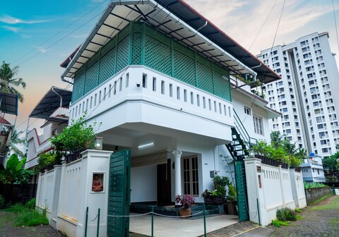 Muraleeravam AC Rooms in a Villa