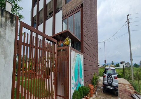 Siddhi Yoga Retreat | Rooms & Cafe