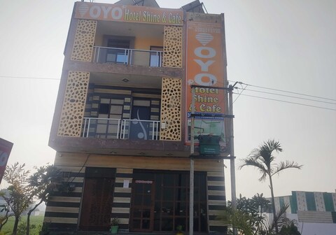 Hotel O by OYO Sai Palace