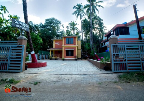 Sandy's Holiday Inn.