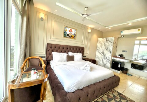 HillTop Heaven By 7 Hills