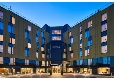 Courtyard by Marriott London Heathrow Airport