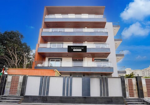 Super Townhouse Sector 93 Noida Expressway