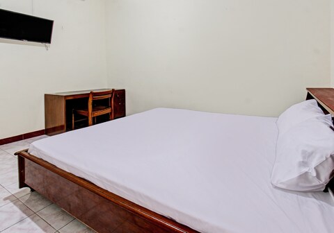 Hotel O Losmen Tjabe Merah Near Alfamart Bintaro