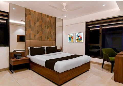 Townhouse Oak Salt Lake Kolkata Formerly SLS Tower