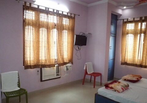 K. Shree Guest House