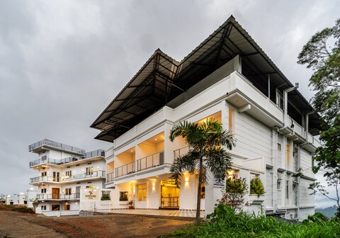 Treebo Windsong Resort Munnar, Tea Plantation View