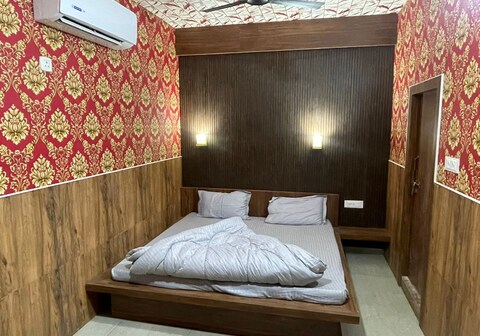 HOTEL CHOKHI AND RESTAURANT