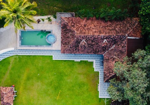 Sparrow Vale Resorts