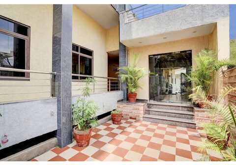 Hotel Tanwar.