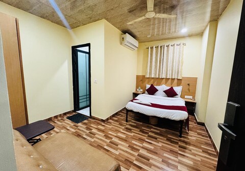 Hotel Royal Residency near Laxmi nagar