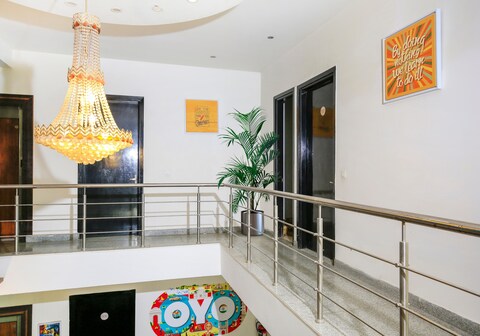 Hotel O Golf Stays Near Aravali Biodiversity Park