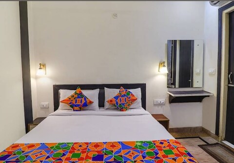 Hotel 03 town house inn