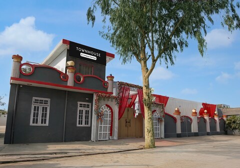 Super Townhouse Deva Road Lucknow