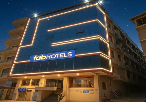 FabHotel The Golf Inn