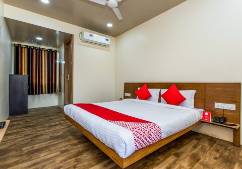 OYO 11929 Hotel Ridhi Sidhi