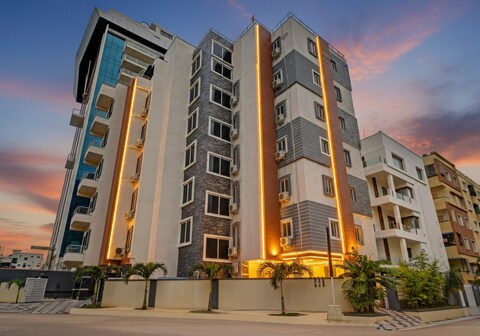 FabHotel White House Leo