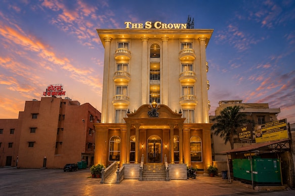 The S Crown - Pure Veg