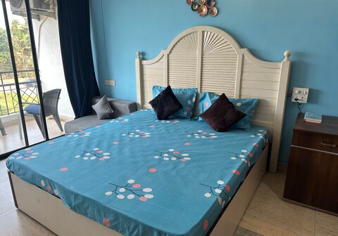 Neon Nirvana Deluxe Apt.