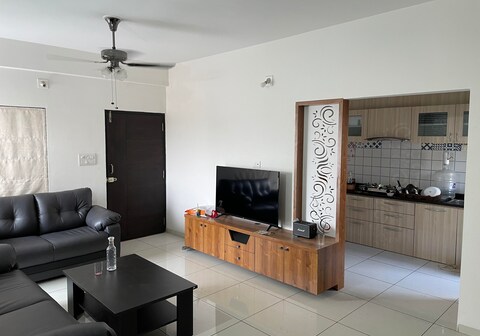 Aatmiya Heights, Maneja crossing, Vadodara