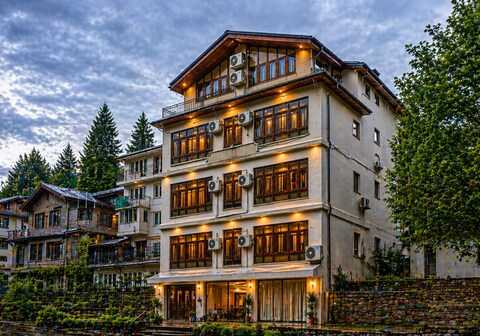 Hotel De Apple (5mins Drive to Dal Lake)