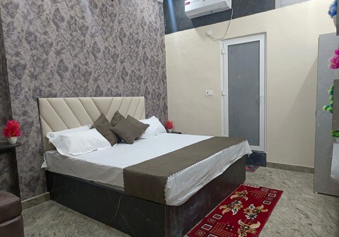 hotel aarna pearl