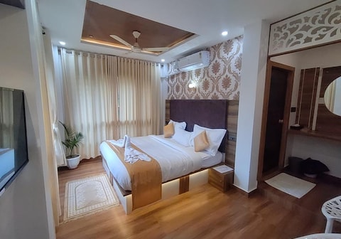 TEAM GALAXY INTERNATIONAL 5BHK VILLA