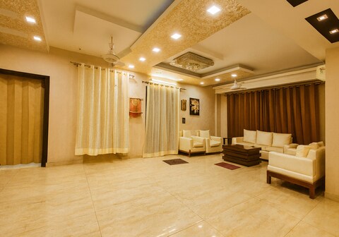 Pinnacle Stays 3BHK