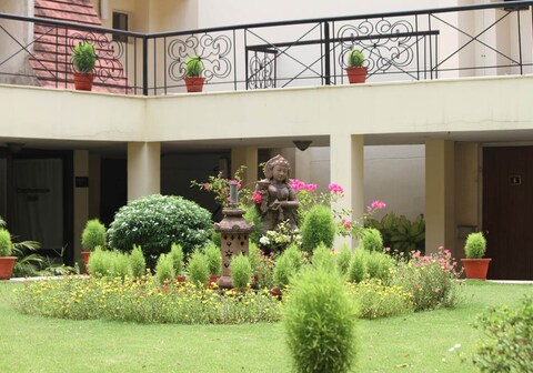 Aqua Golf Villa Resort