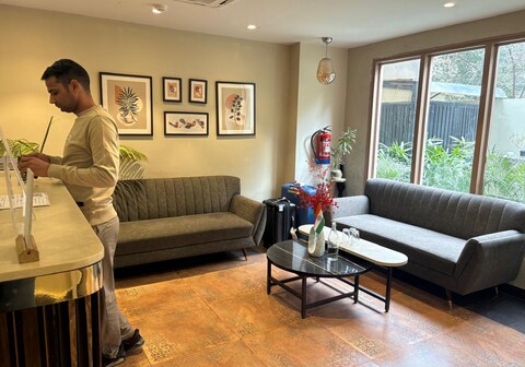 Saltstayz Residences Sector 45