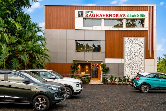 HOTEL RAGHAVENDRA GRAND INN