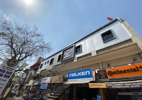 Hotel Suncity, Thaltej