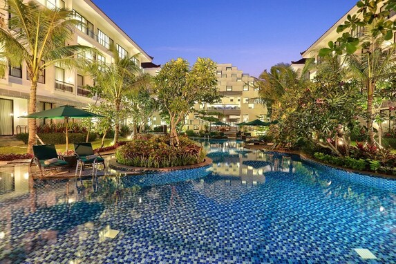 Related Hotel Image