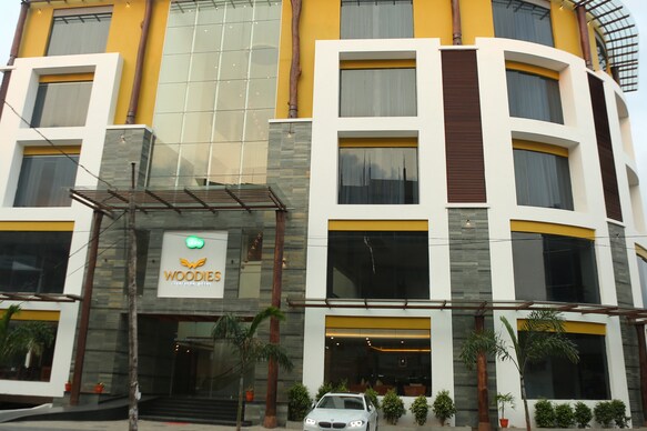 Woodies Bleisure Hotel
