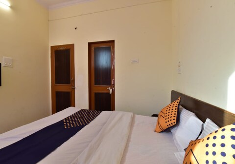 Hotel AMISHA PALACE