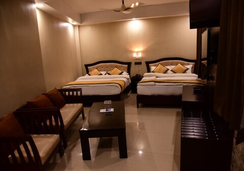 Hotel Surya Lake View