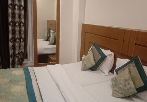 Hotel O Home Flourish By Stay In Near Iskcon Temple Noida