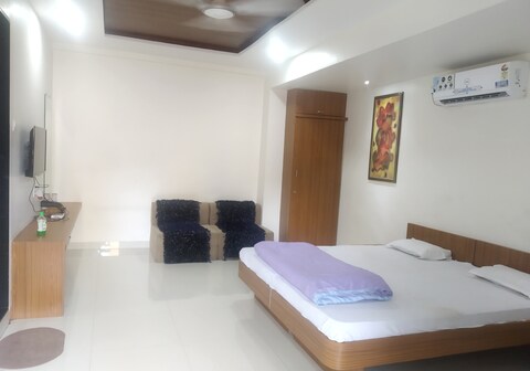 Chintamani Yatra Niwas