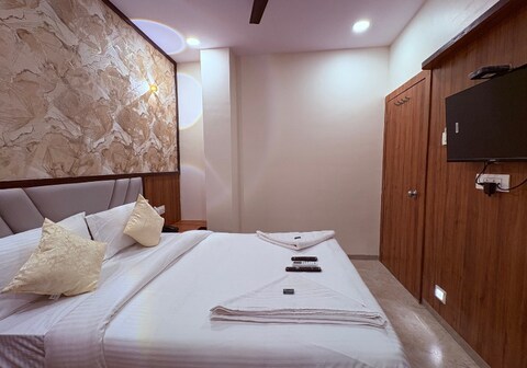 Hotel Shaurya Inn Lodging