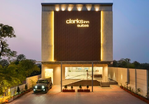 Clarks Inn Suites, Agra
