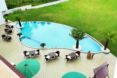 Hotel Lake Palace, Thiruvananthapuram Hotel Lake Palace, Thiruvananthapuram