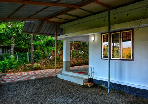 Charly's Cottage