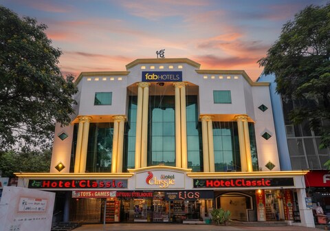 FabHotel Classic, Arera Colony