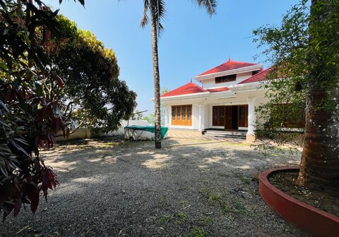 Calm Dale Munnar 3BHK