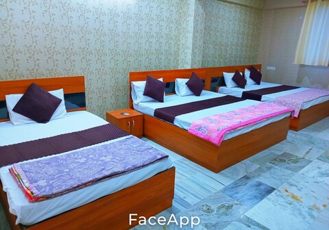 Shri Ram Krishna Mahal Ayodhya Dham