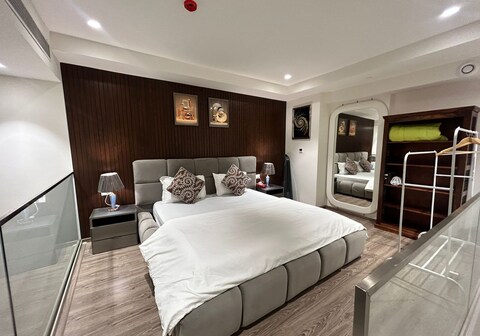 The Trenzy Homes : LOFT 71