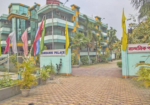 Hotel Nandanik Palace